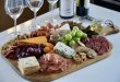 minuman yang cocok untuk Cheese and Charcuterie Board